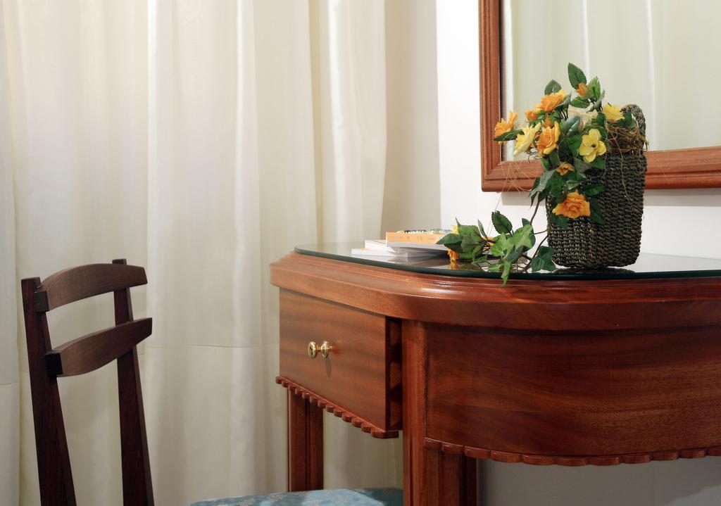 Mediterraneo Bed & Breakfast 阿纳卡普里 外观 照片