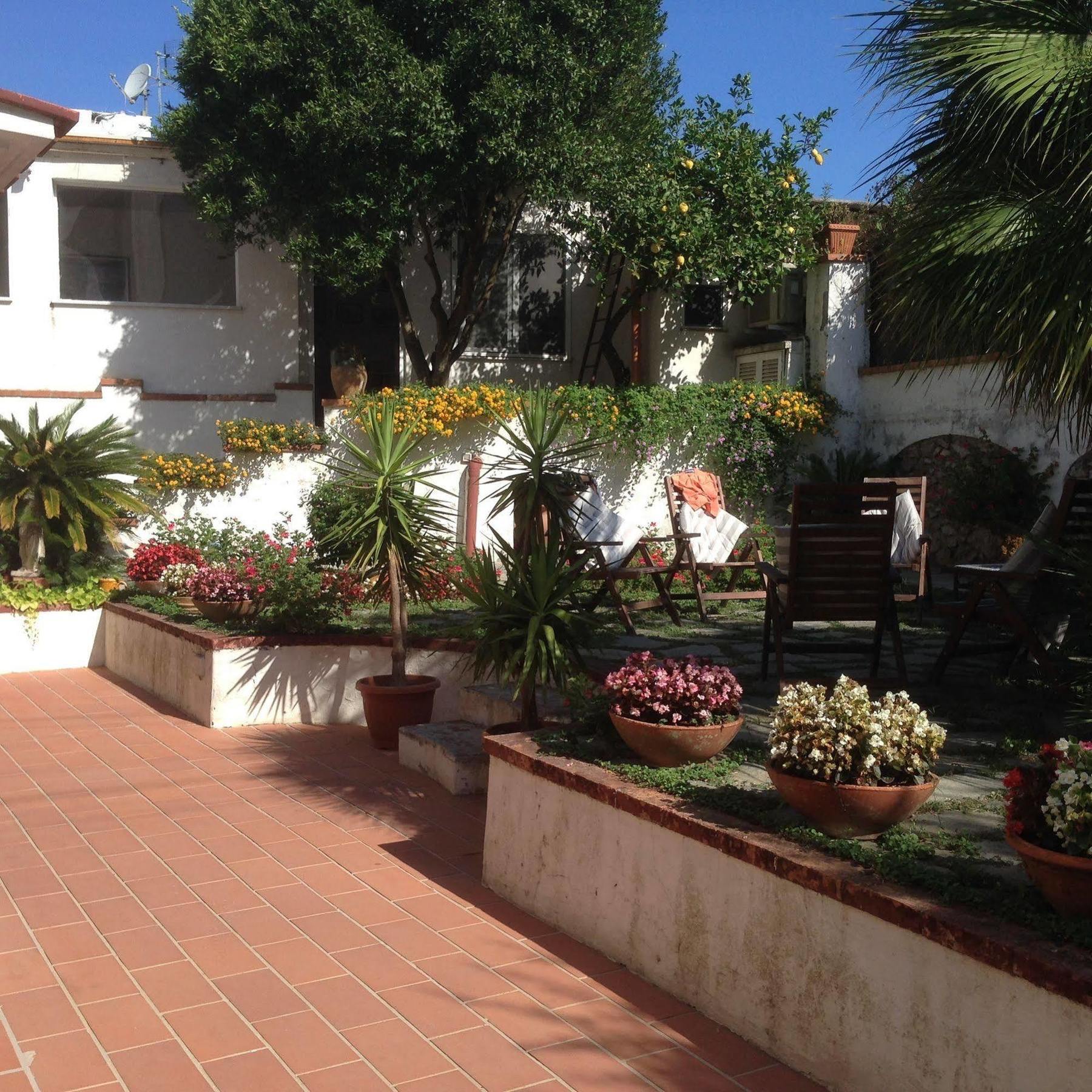Mediterraneo Bed & Breakfast 阿纳卡普里 外观 照片