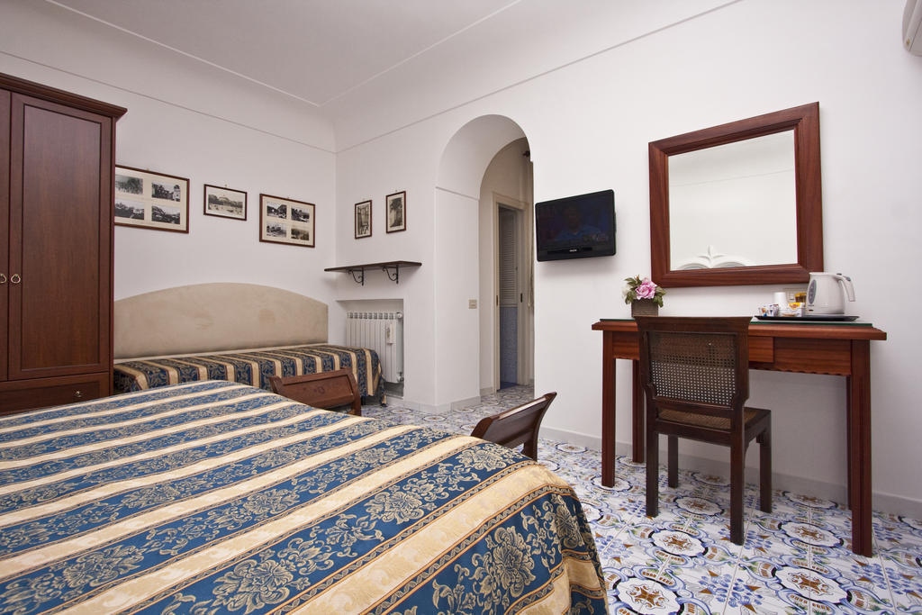 Mediterraneo Bed & Breakfast 阿纳卡普里 外观 照片